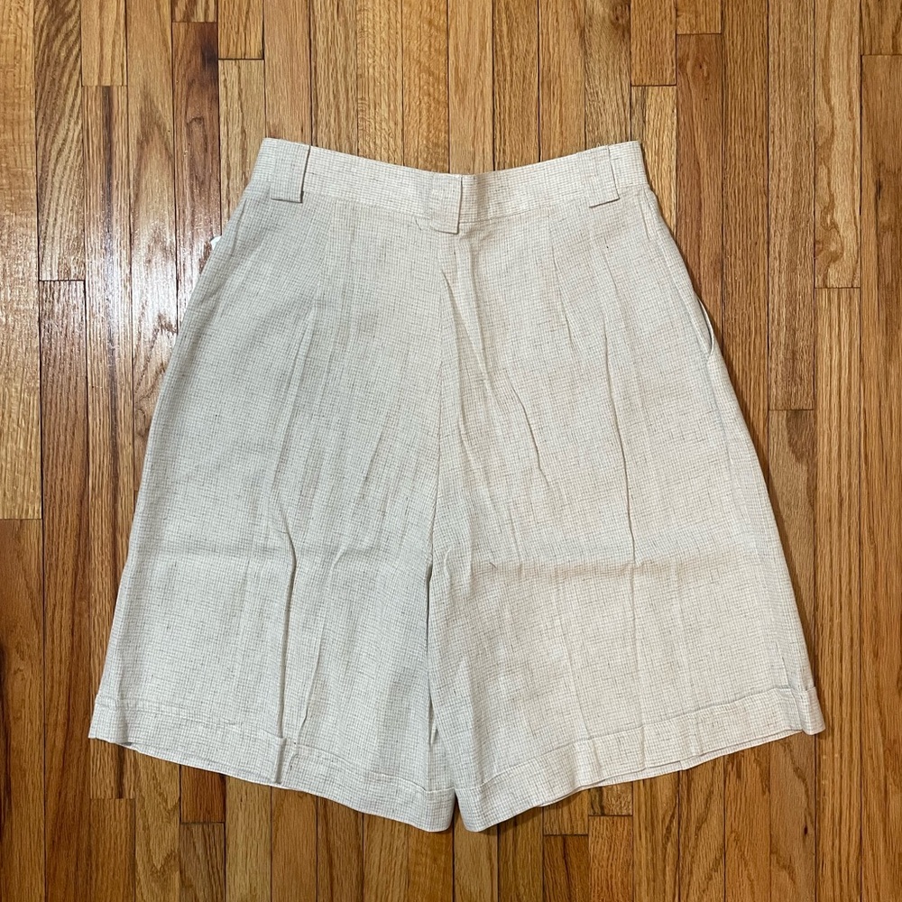 Vintage Beige Linen Pleated Shorts - Picture 10 of 15